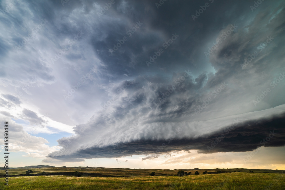 Derecho storm clouds and severe weather - obrazy, fototapety, plakaty 