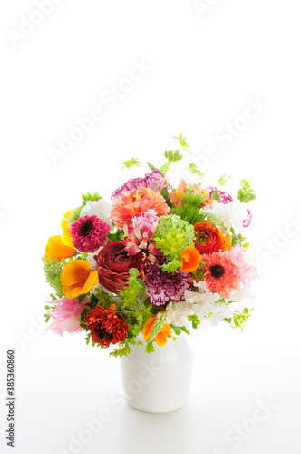 白バックに花瓶に入れた春の花のフラワーアレンジメント Stock Photo Adobe Stock 白バックに花瓶に入れた春の花のフラワーアレンジメント Stock Photo Adobe Stock