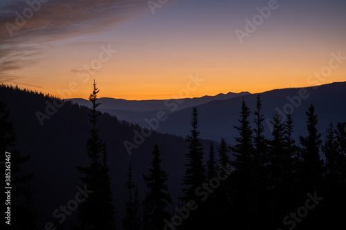 Obraz na płótnie Early sunrise from mountain lookout w salonie
