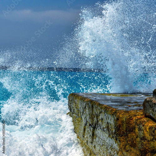 Gischt Spritzwasser Meer Strand Felsen photo