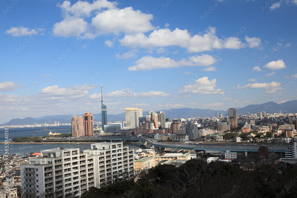 福岡タワーと高速1号線