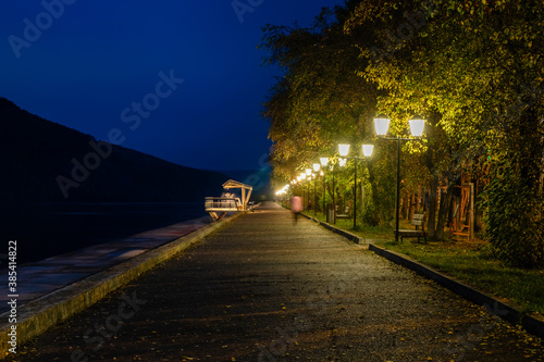 Cuadro en lienzo View of the embankment of the Yenisei River