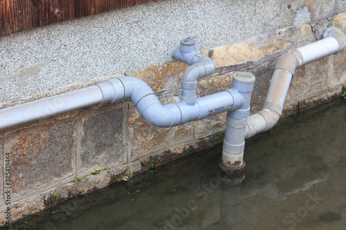 Wallpaper Mural 生活排水路と排水パイプ Torontodigital.ca