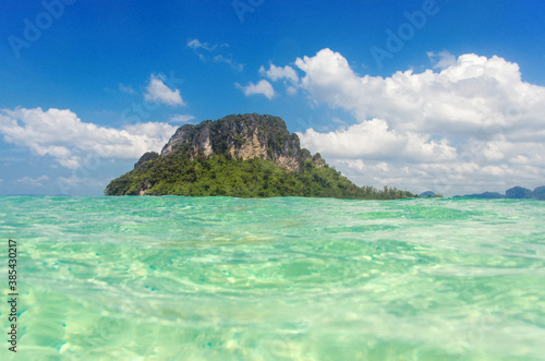 Fototapeta Naklejka Na Ścianę i Meble -  Beautiful landscape of Andaman sea, islands and beaches, Krabi, Thailand

