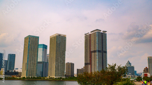 東京・高層ビル・都市景観・夕焼け © BSDC