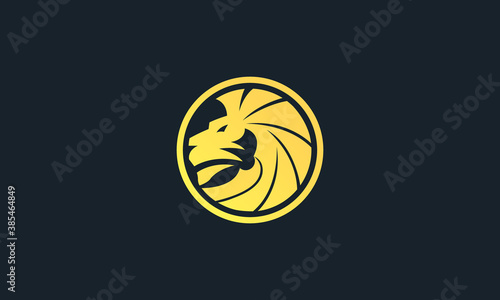 Creative Vector Illustration Logo Design. Luxury Lion King Concept.