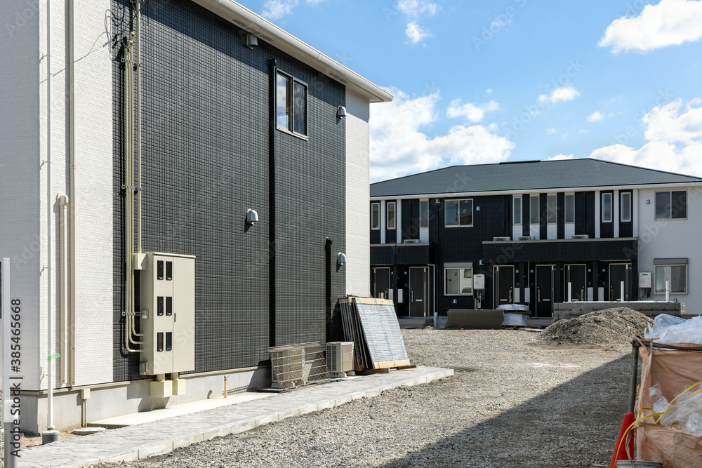 建設中のメゾネットタイプの分譲マンション 建設中のメゾネットタイプの分譲マンション