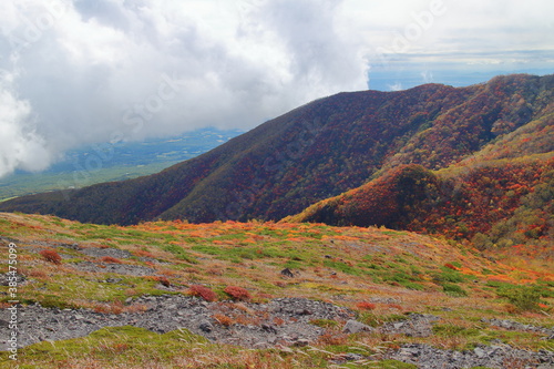 茶臼岳の登山道からの景色 © Naokita