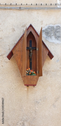 wooden house in the form of heart