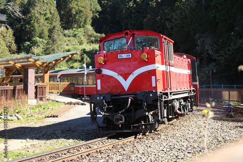 Fototapeta Naklejka Na Ścianę i Meble -  Little red train on Alishan