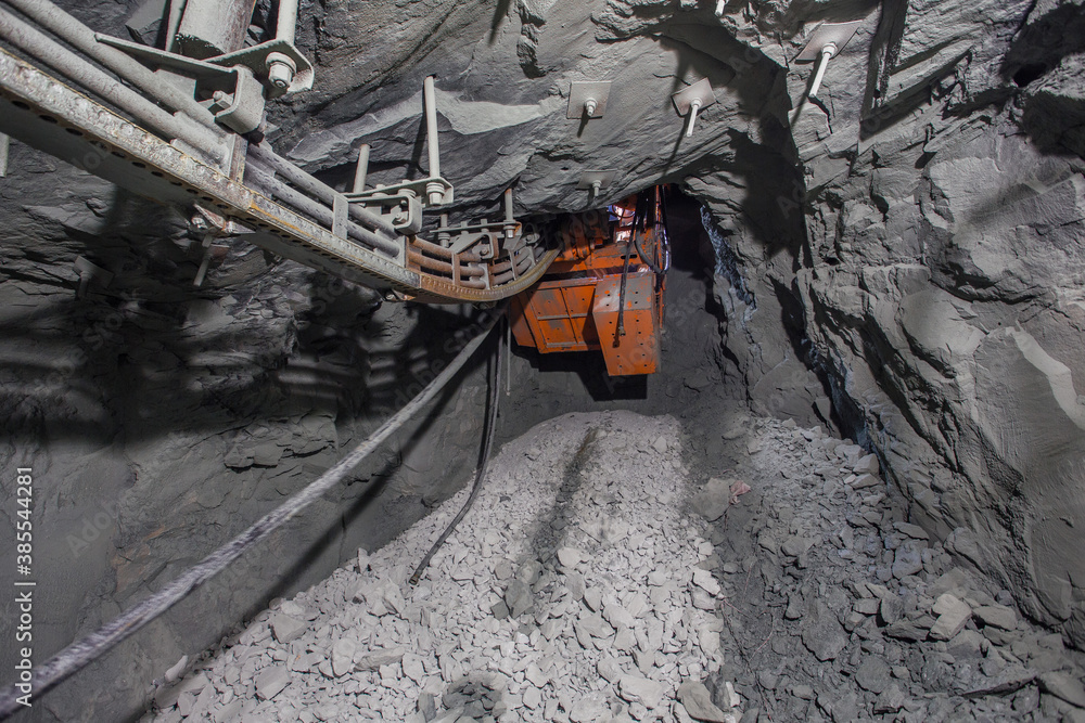 Raising mechanical set raise borer in underground gold mine