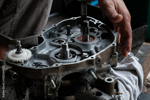 Motorcycle engines dismantling, assembly, maintenance and engine repair.