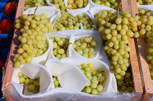 Fototapeta Naklejka Na Ścianę i Meble -  Green grapes at a market