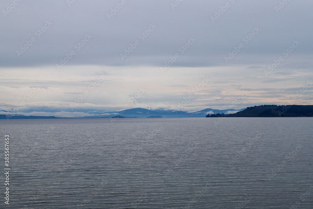 Lake Taupo - der größte See in Neuseeland Lake Taupo - der größte See in Neuseeland