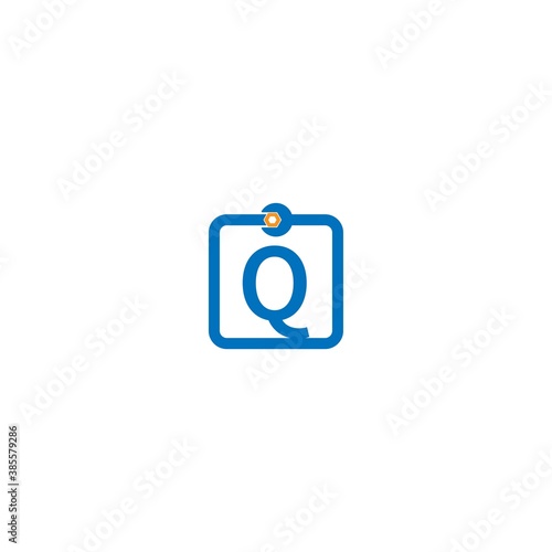 Letter Q logo icon forming a wrench and bolt design