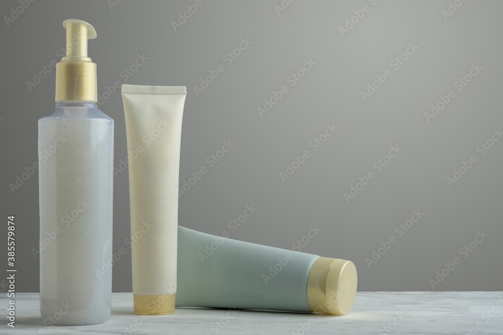 Kit de cremas para el cuidado facial, crema spara el cuidado de la piel. Kit de cremas para el cuidado facial, crema spara el cuidado de la piel.