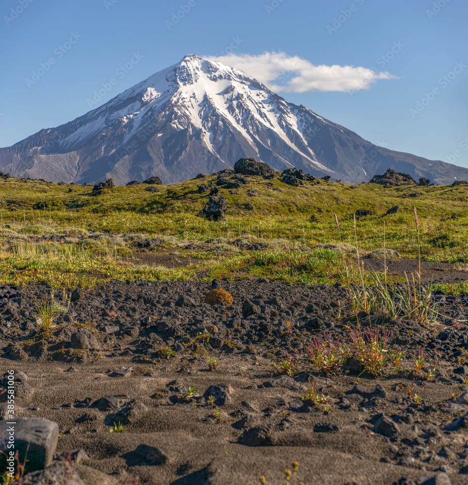 Fototapeta premium The cone of the Big Udina volcano