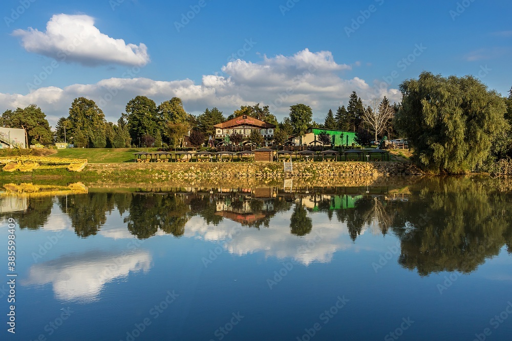 Obraz premium Reflections on the river 
