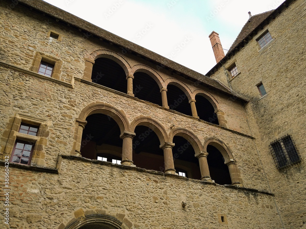 Le château de Septême, ancien château fort médiéval du 14 ème siècle, vue de l'extérieur, ville de Septême, département de l'Isère, France