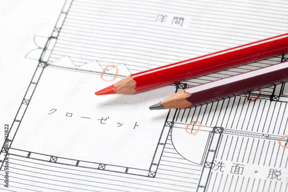 建築図面と鉛筆