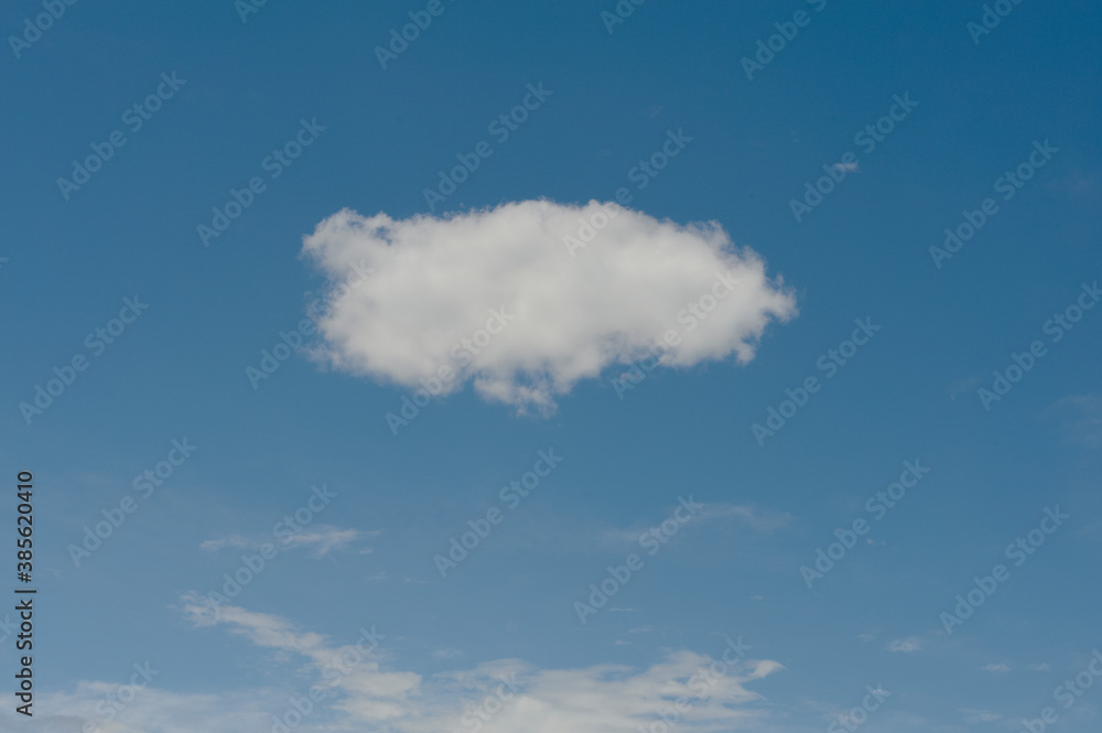 ぽっかり浮かんだ白い雲 ぽっかり浮かんだ白い雲