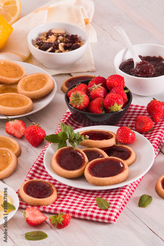 Lemon and straberry tartlets. Lemon and straberry tartlets.