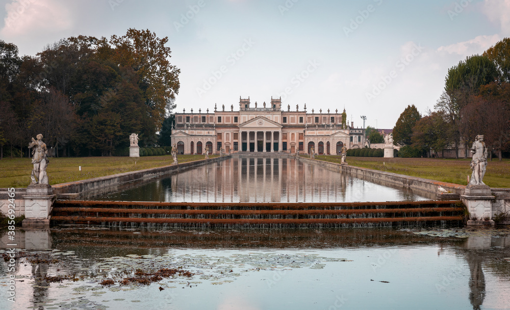 Obraz premium Villa Pisani National Museum 
