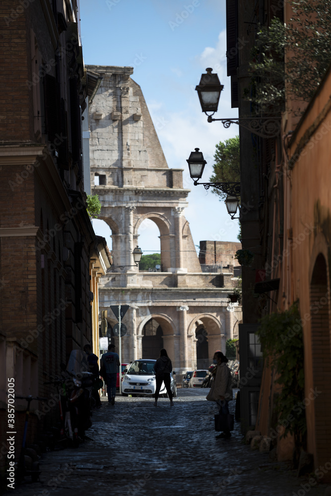 Fototapeta premium Balade dans le centre de Rome en été