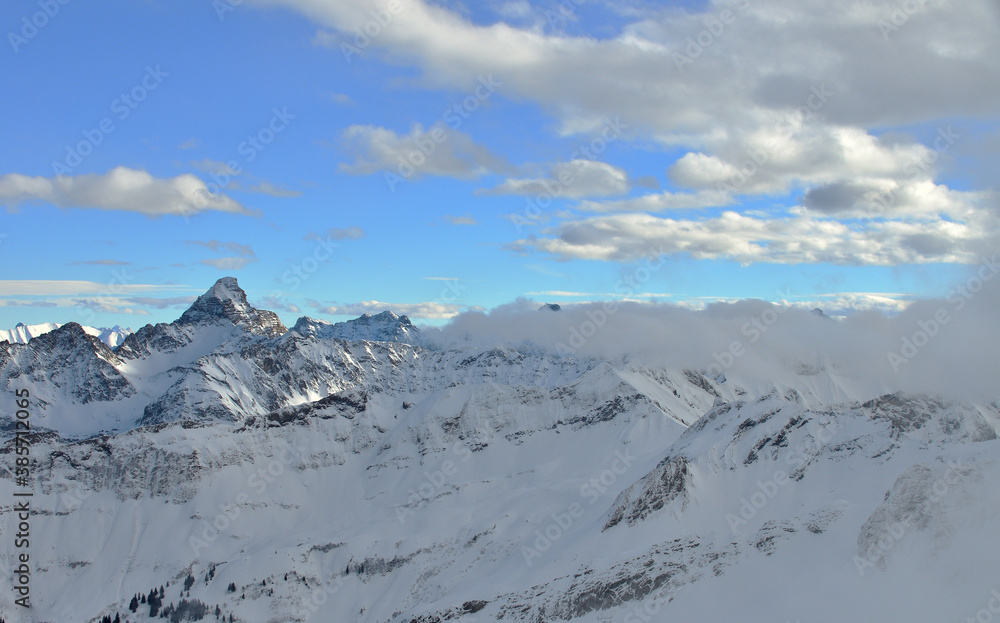Obraz premium Panorama der winterlichen Allgäuer Alpen vom Nebelhorn aus gesehen