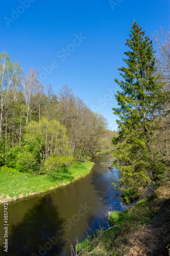 The winding banks of the Islach River