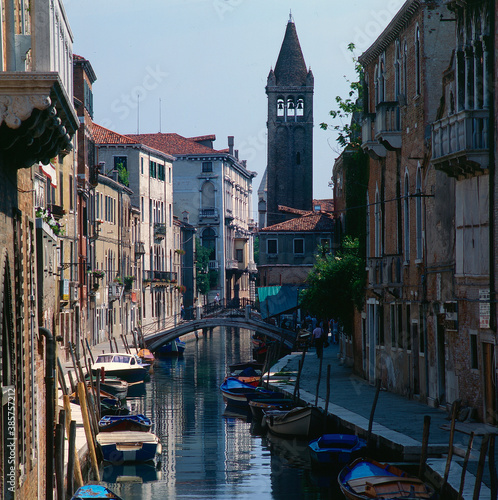 Venezia. Fondamenta Rezzonico verso il museo e il campanile della chiesa di San Samuele photo