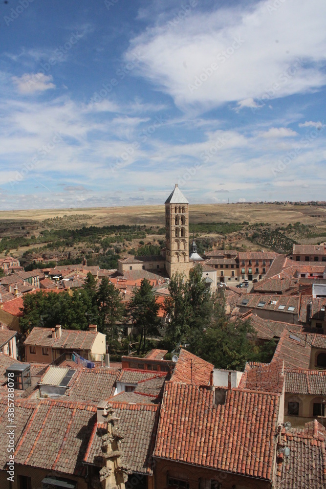 Iglesia medieval en la ciudad española de Segovia