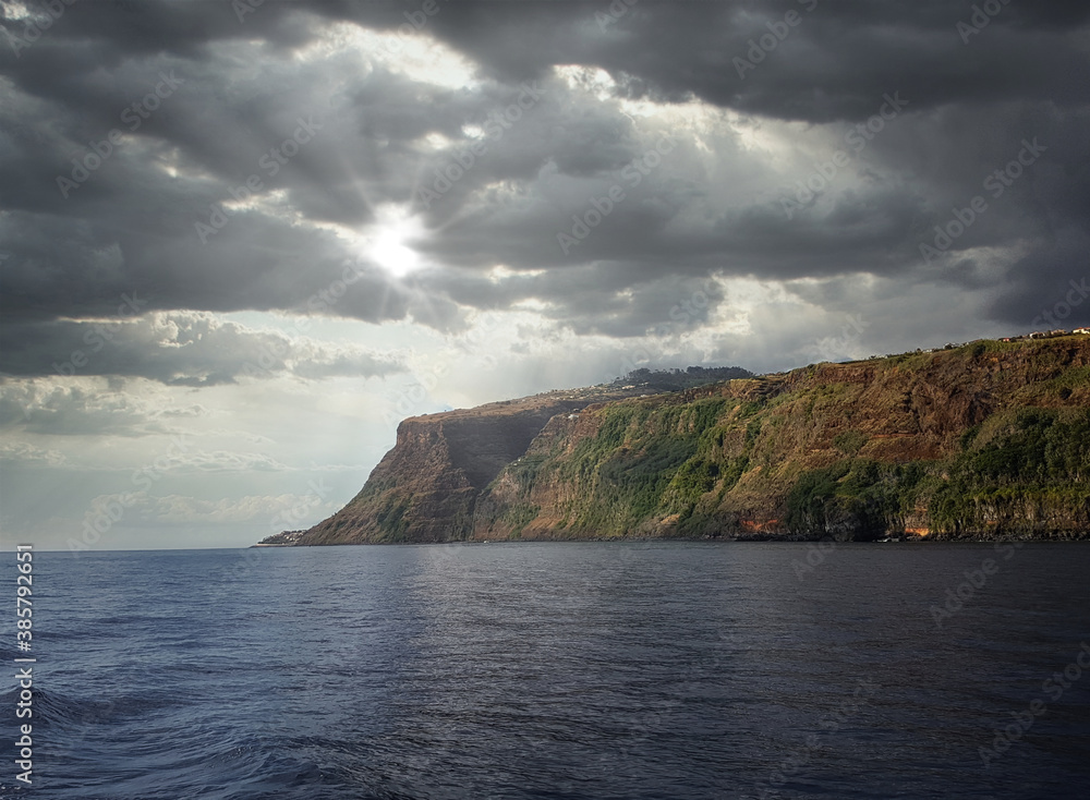 Dramatischer Blick auf Madeira