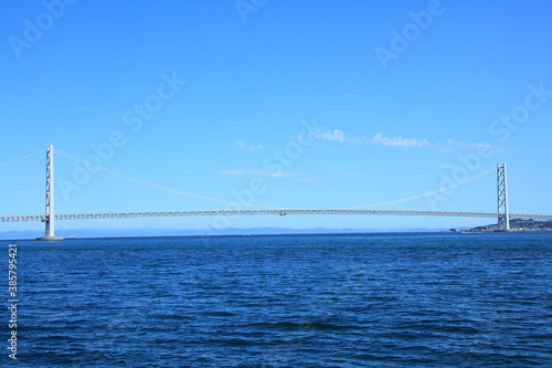 明石海峡大橋と青空