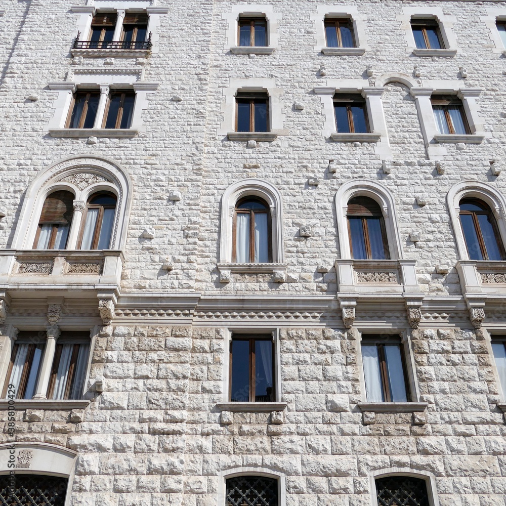 Balconi e finestre. Architettura italiana del Novecento