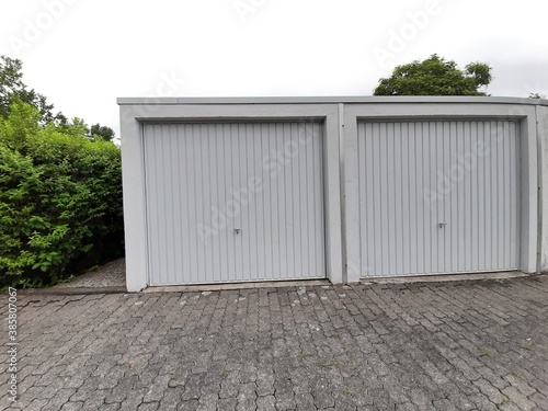 modern and decorative garage door © SELMA