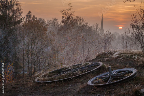 Blick auf die Jakobikirche in Freiberg bei Sonnenuntergang photo