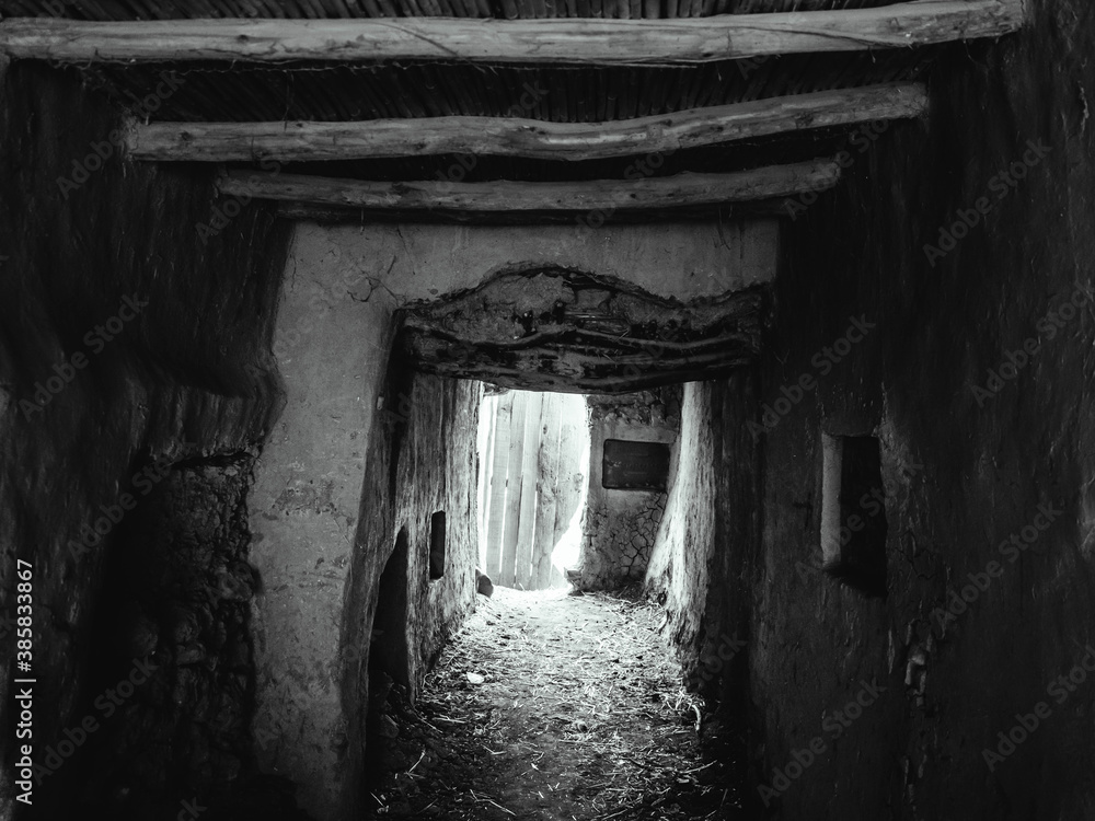 Obraz premium old abandoned house