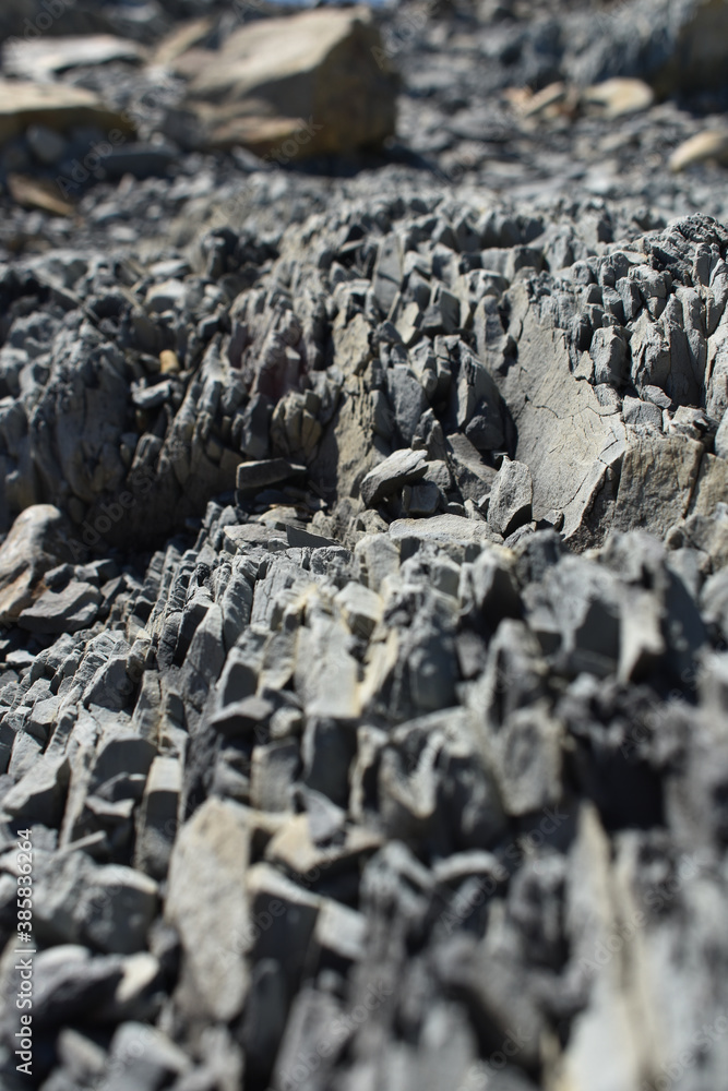  ribbed texture of the stone