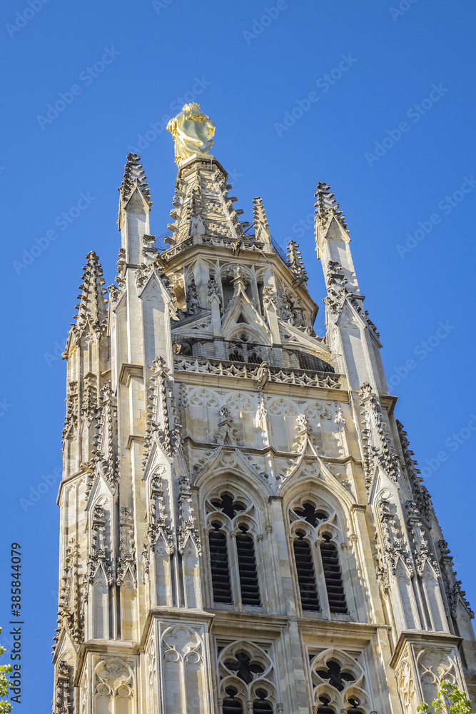 Tour Pey-Berland (Pey Berland Tower, 1440 - 1500), named for its patron Pey Berland, is the separate bell tower of the Bordeaux Cathedral, in Bordeaux at the Place Pey Berland. Bordeaux, France. Tour Pey-Berland (Pey Berland Tower, 1440 - 1500), named for its patron Pey Berland, is the separate bell tower of the Bordeaux Cathedral, in Bordeaux at the Place Pey Berland. Bordeaux, France.
