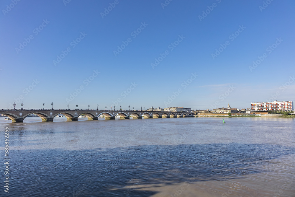 River Garonne and Pont de Pierre (