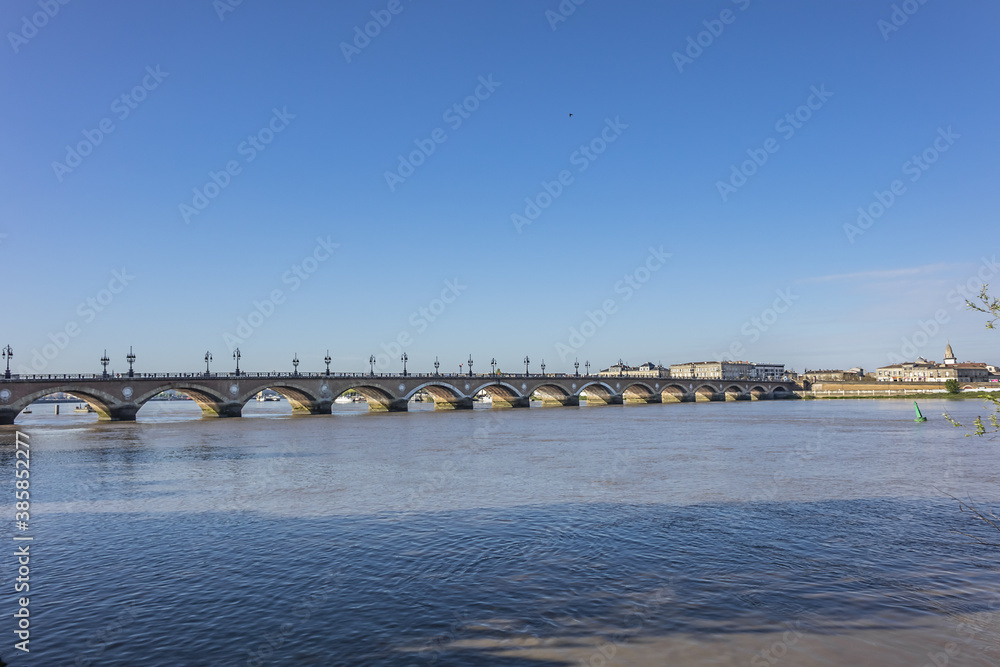 River Garonne and Pont de Pierre (