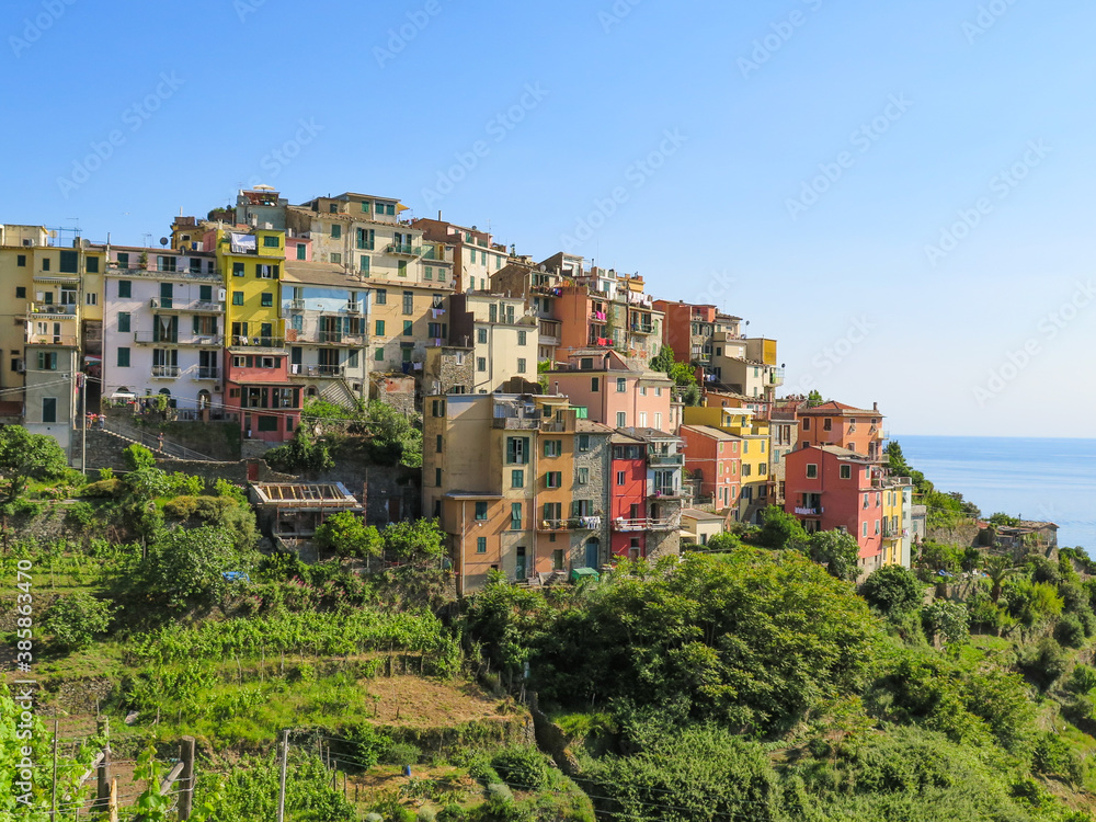 Obraz premium View of Corniglia, a beautiful hilltop italian village in the Cinque Terre