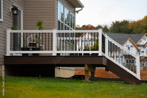 Fényképezés White veranda and railing posts