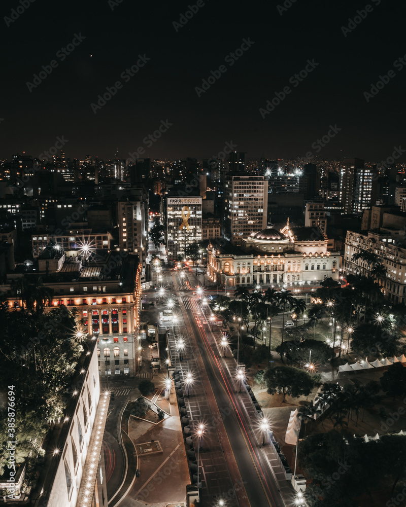 Centro Histórico de São Paulo durante a noite.