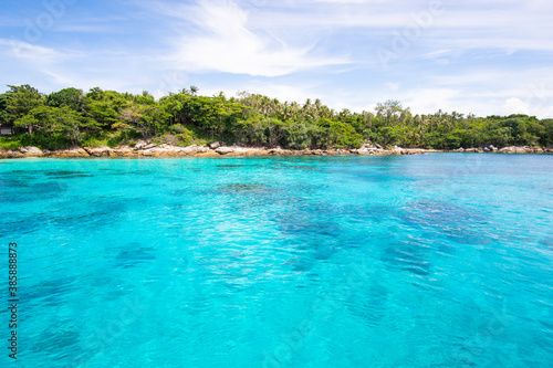 tropical paradise island © BUDDEE