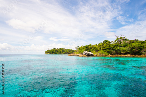 tropical island © BUDDEE