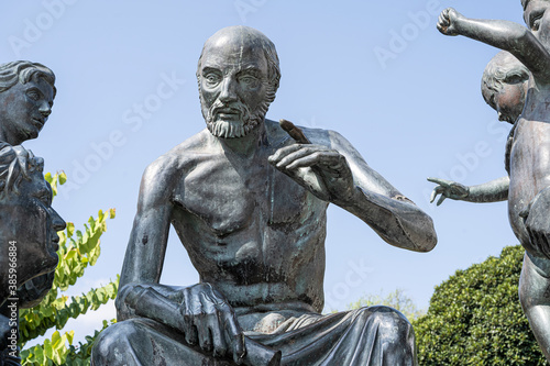 Wallpaper Mural Statue des Hippokrates, Kos-Stadt, Insel Kos, Griechenland Torontodigital.ca