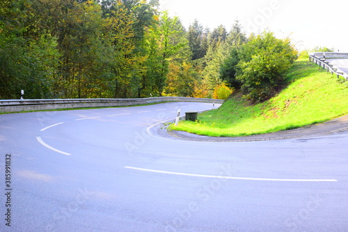 Serptentinen bei Virneburg im Herbst photo