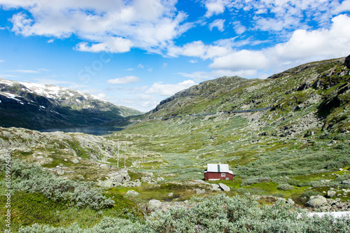 mountain hut in the Norwegian mountains © thomasberge